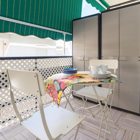 Malagasuite Front Beach Фуeнхирола Екстериор снимка